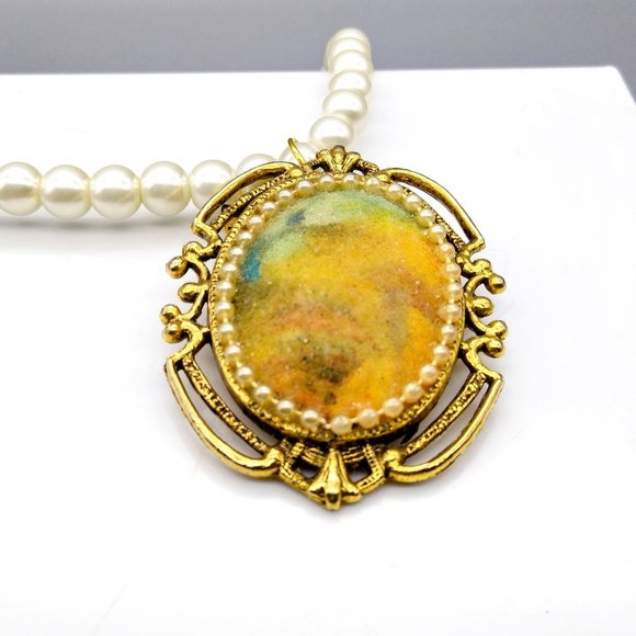 Pastel Floral Pendant Brooch Necklace, Vintage Sugar Pin in Ornate Gold Tone - Picture 4 of 5